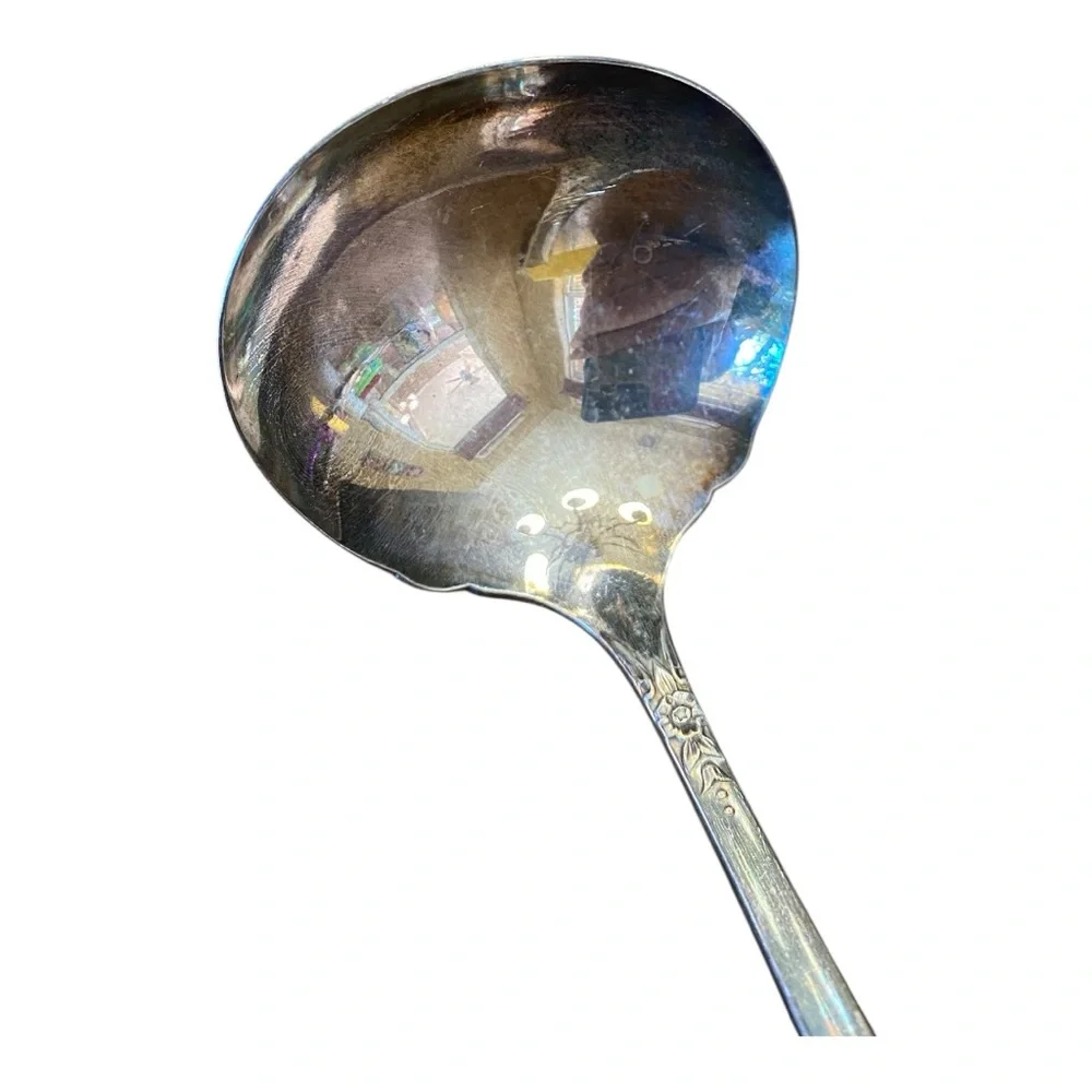 1951 Oneida Prestige Plate DISTINCTION Silverplate - Gravy Ladle 7 1/8
